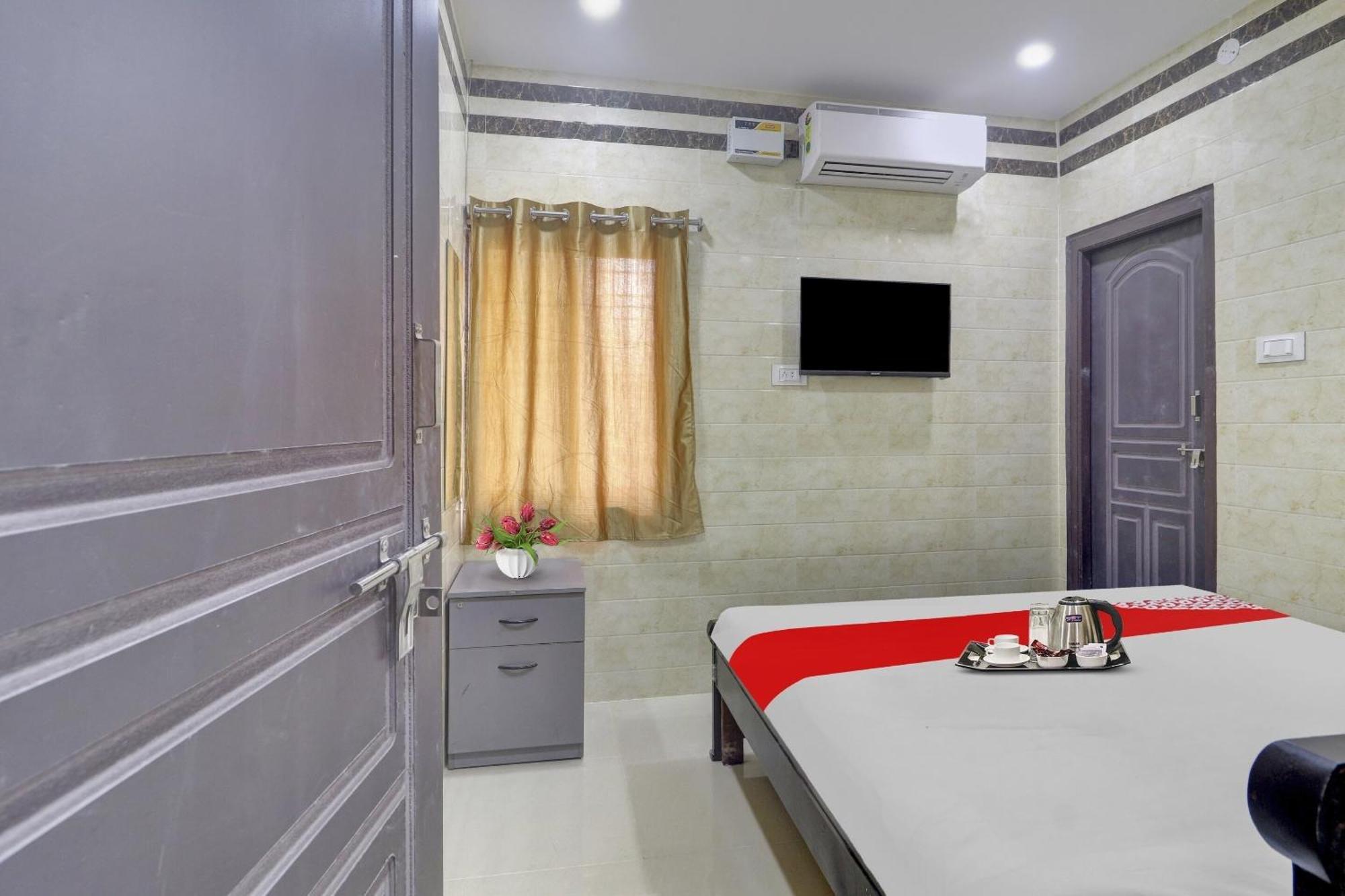 Hotel O Ashoka Classic Near Gokul Chat Hyderabad Exterior foto